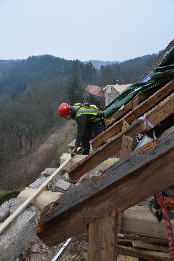 SH Pernštejn rekonstrukce střechy