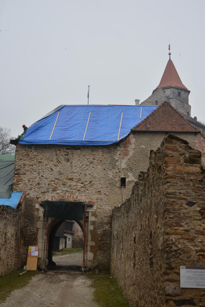 SH Pernštejn rekonstrukce střechy